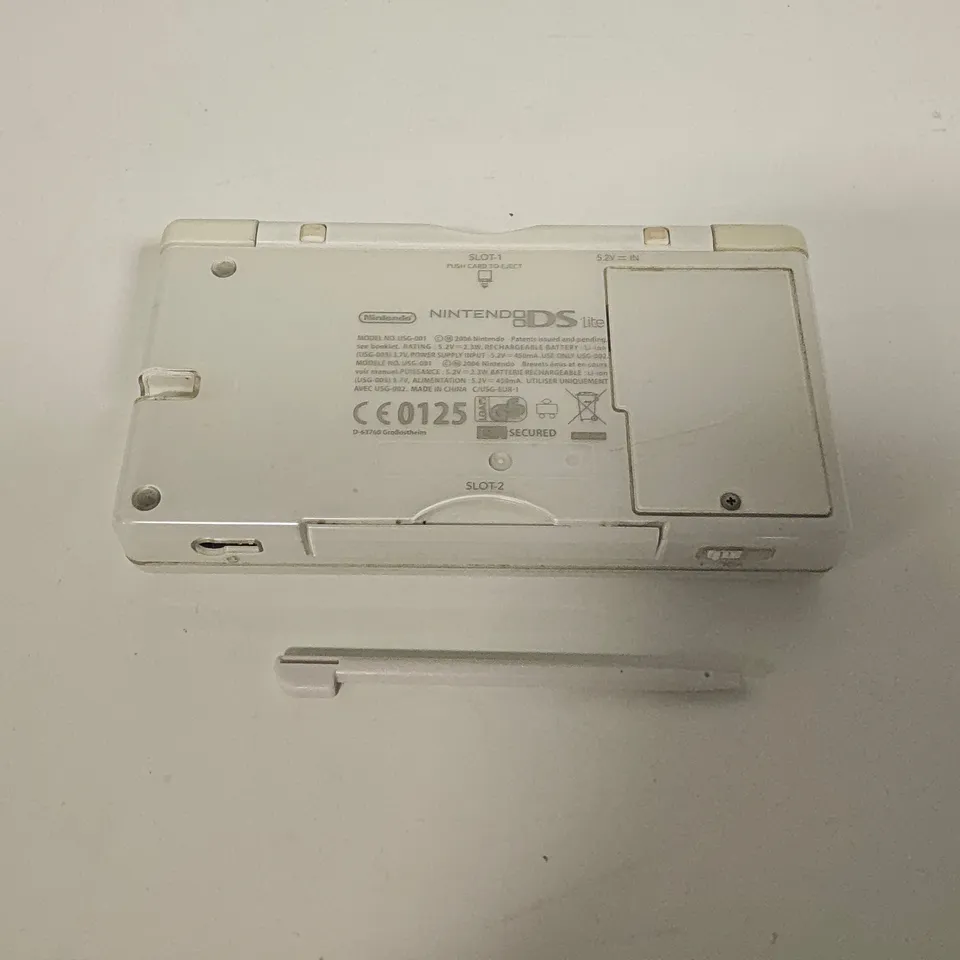 UNBOXED NINTENDO DS LITE IN WHITE - USG-001