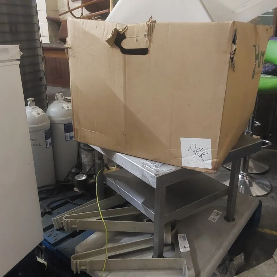 PALLET CONTAINING A LARGE QUANTITY OF ASSORTED PRODUCTS INCLUDING CATERING PARTS, BOUNCY CASTLE ECT