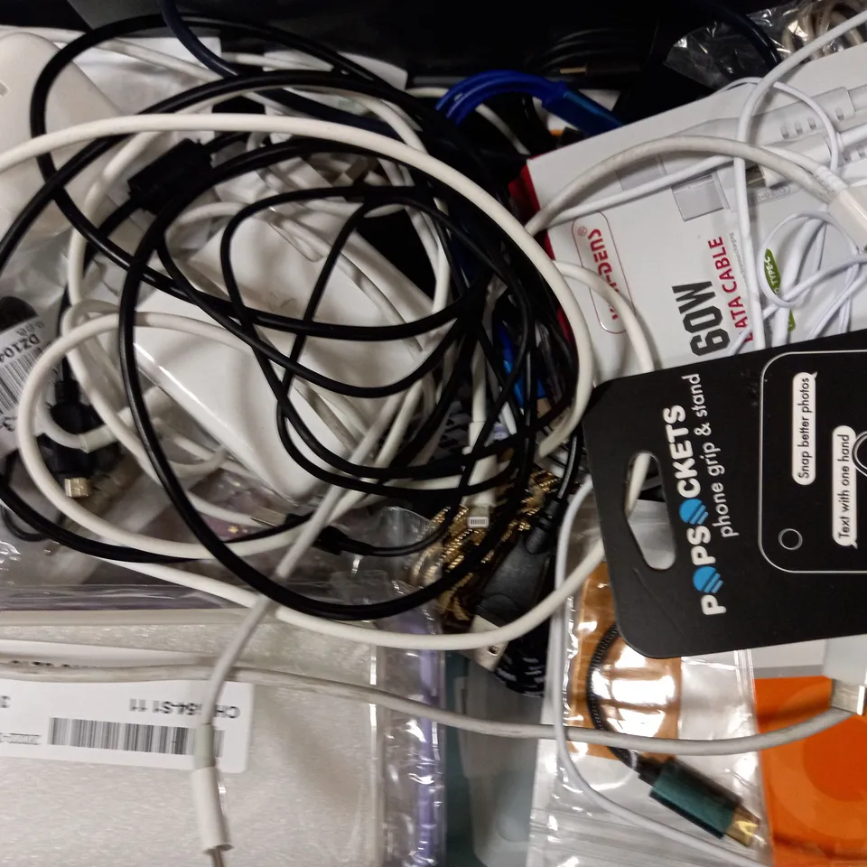 LOT OF APPROXIMATELY 20 PHONE ACCESSORIES, TO INCLUDE CASES, SCREEN PROTECTORS, ETC 