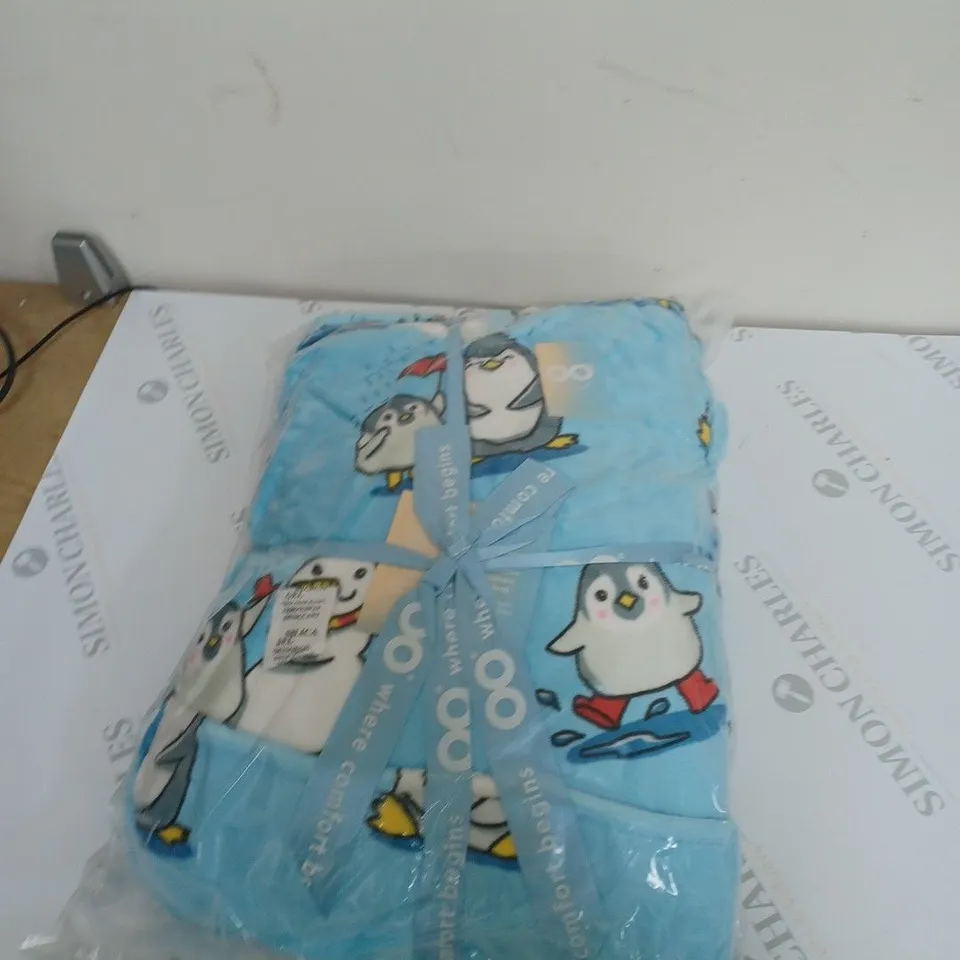 OODIE OVERSIZED WEARABLE BLANKET - PENGUINS