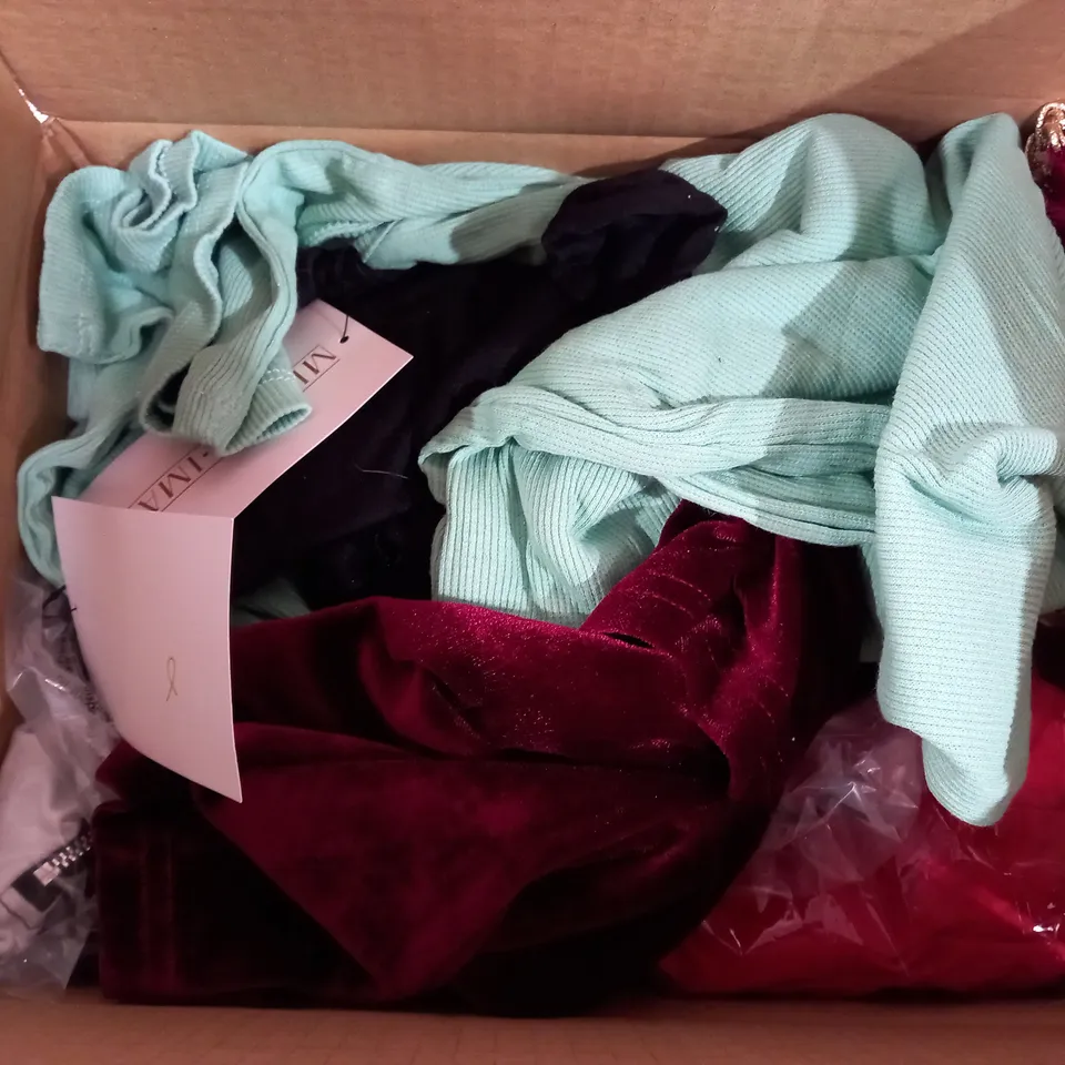 BOX OF 10 ASSORTED CLOTHING ITEMS TO INCLUDE - MIRROR IMAGE 