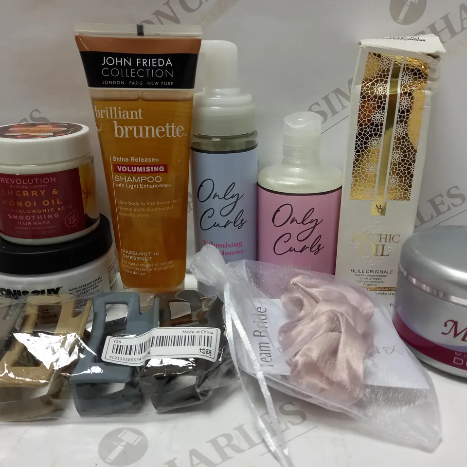 LOT OF APPROX 10 ASSORTED HAIR PRODUCTS TO INCLUDE TONI&GUY TREATMENT, L'OREAL MYTHIC OIL, REDKEN SCALP RELIEF SHAMPOO, ETC