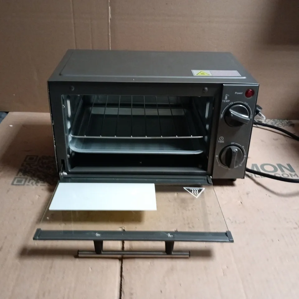 HOMCOM ELECTRIC OVEN – COMPACT COUNTERTOP OVEN, 750W UNBOXED 