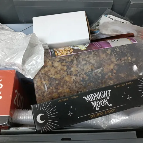 APPROXIMATELY 12 ASSORTED HOUSEHOLD ITEMS TO INCLUDE CARD SLEEVES, INCENSE, SCENTED WOOD BLOCKS, ETC - COLLECTION ONLY