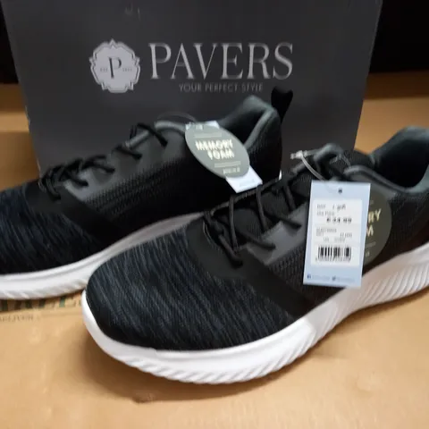 BOXED PAIR OF GREY MEMORY FOAM TRAINERS - 11