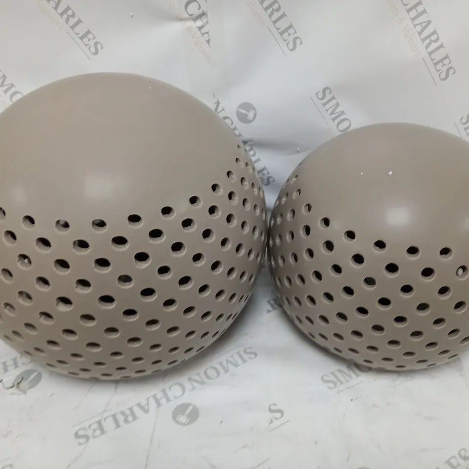 K BY KELLY HOPPEN SET OF 2 INDOOR OUTDOOR ORBS 25CM AND 30CM - TAUPE