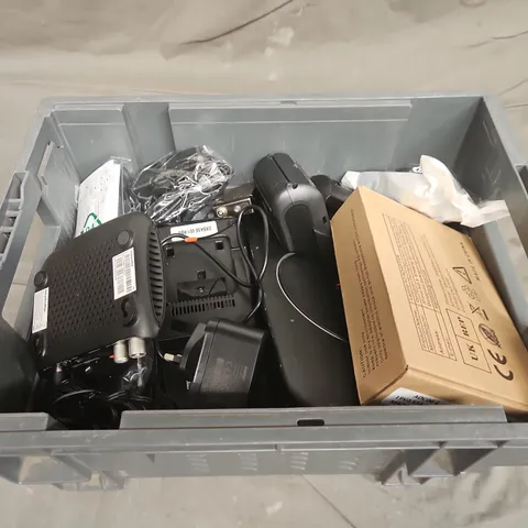 TOTE OF APPROXIMATELY 10 ASSORTED HOUSEHOLD ITEMS TO INCLUDE CARD READERS, CABLES AND WIFI ROUTER