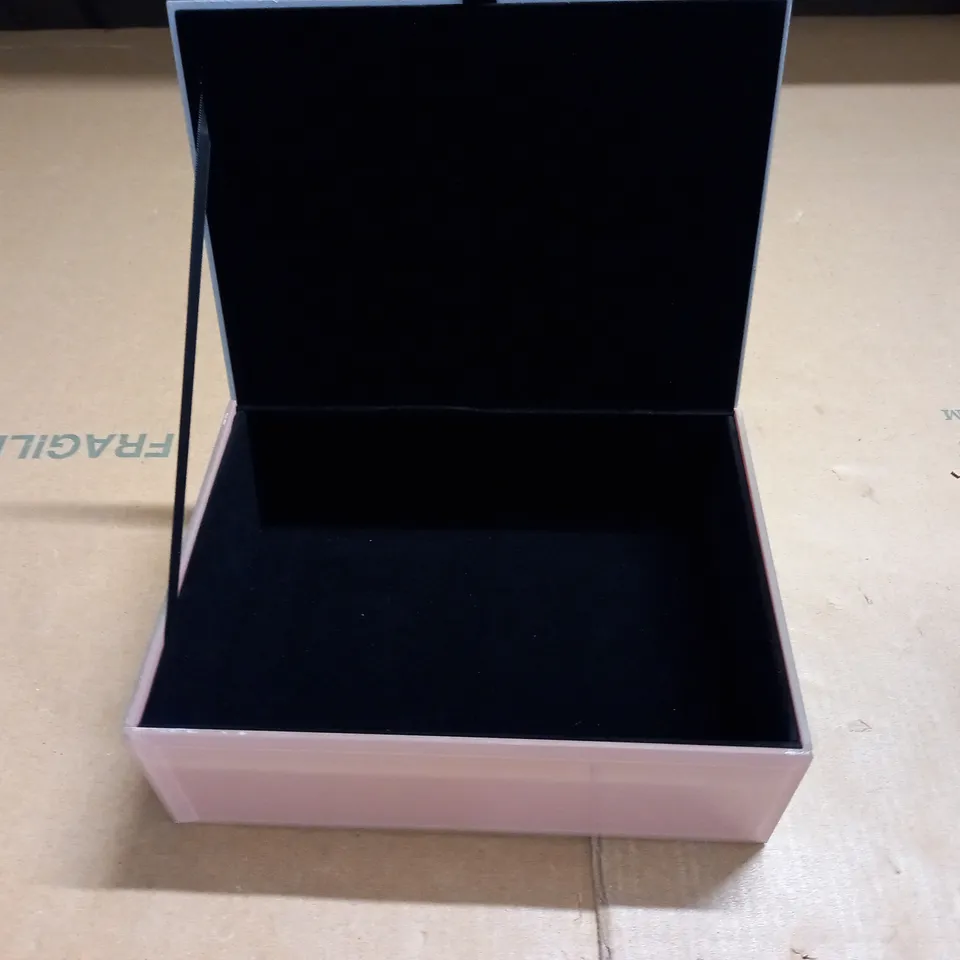 GEO DETAIL JEWELLERY BOX IN NUDE - 20X15X7CM