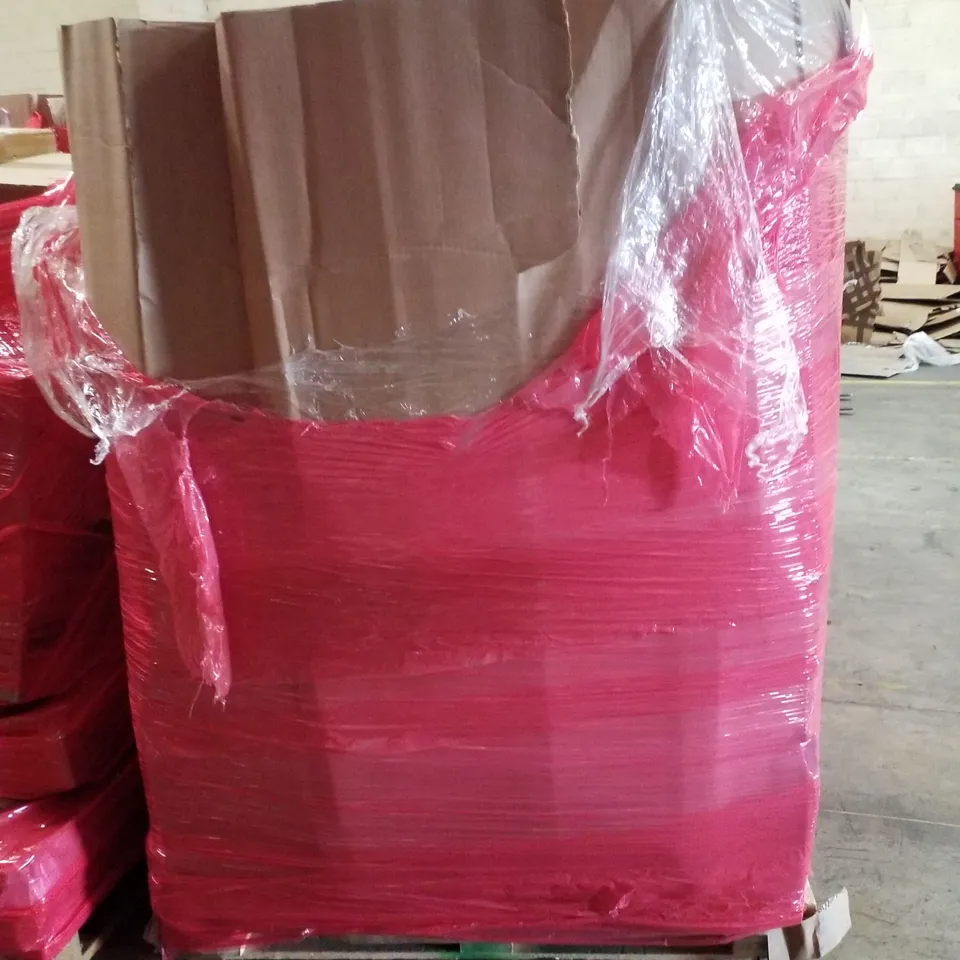 PALLET CONTAINING ASSORTED PRODUCTS INCLUDING OFFICE CHAIR, TOILET SEAT, FOAM PET SOFA, SOLO PRESIDENT WIDTH ADJUSTABLE TOILET SEAT AND FRAME & ROLLER BLIND