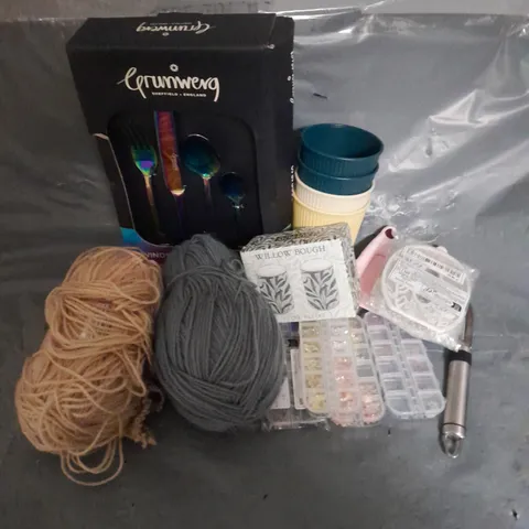 APPROXIMATELY 10 HOUSEHOLD ITEMS TO INCLUDE YARN, CUTLERY SET, SALT & PEPPER SHAKERS, ETC - COLELCTION ONLY