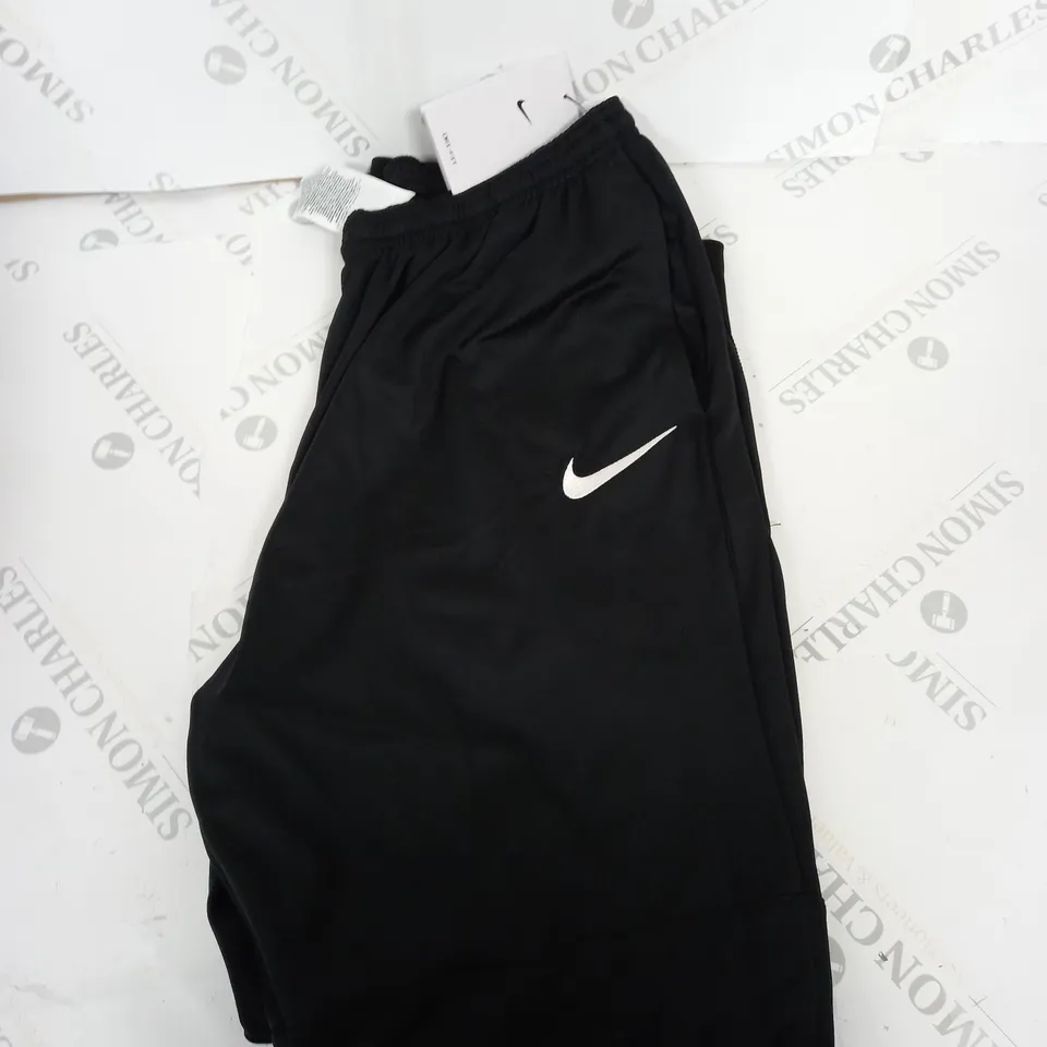 NIKE CASUAL TRACKSUIT BOTTOMS SIZE XL