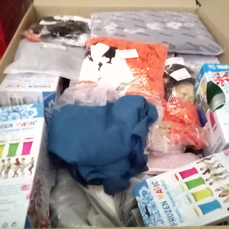 PALLET OF 6 BOXES CONTAINING ASSORTED ITEMS INCLUDING DIGITAL HDTV ANTENNA, MAGIC HOSE, DANCE RIBBON, HALLOWEEN DECORATIONS, PHONE CASE, BODY TAPE