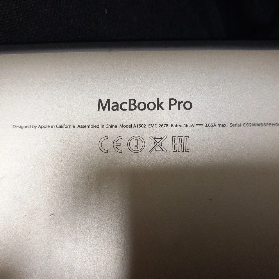 APPLE MACBOOK PRO (A1502 EARLY 2015)