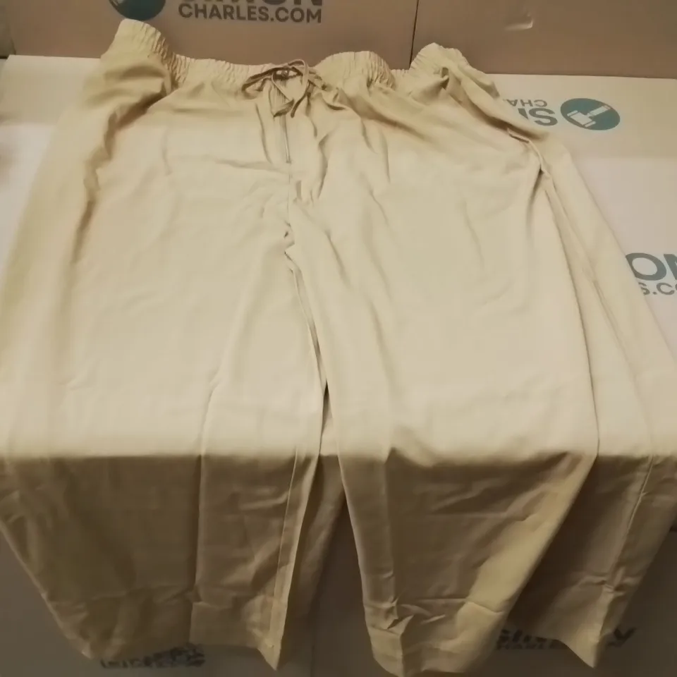 BOXED BRAND NEW APPROXIMATELY 16 JD WILLIAMS UTILITY WIDE LEG TROUSERS MUSHROOM SIZE 28