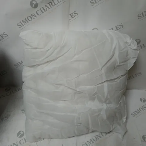 SET OF 4 CUSHIONS 