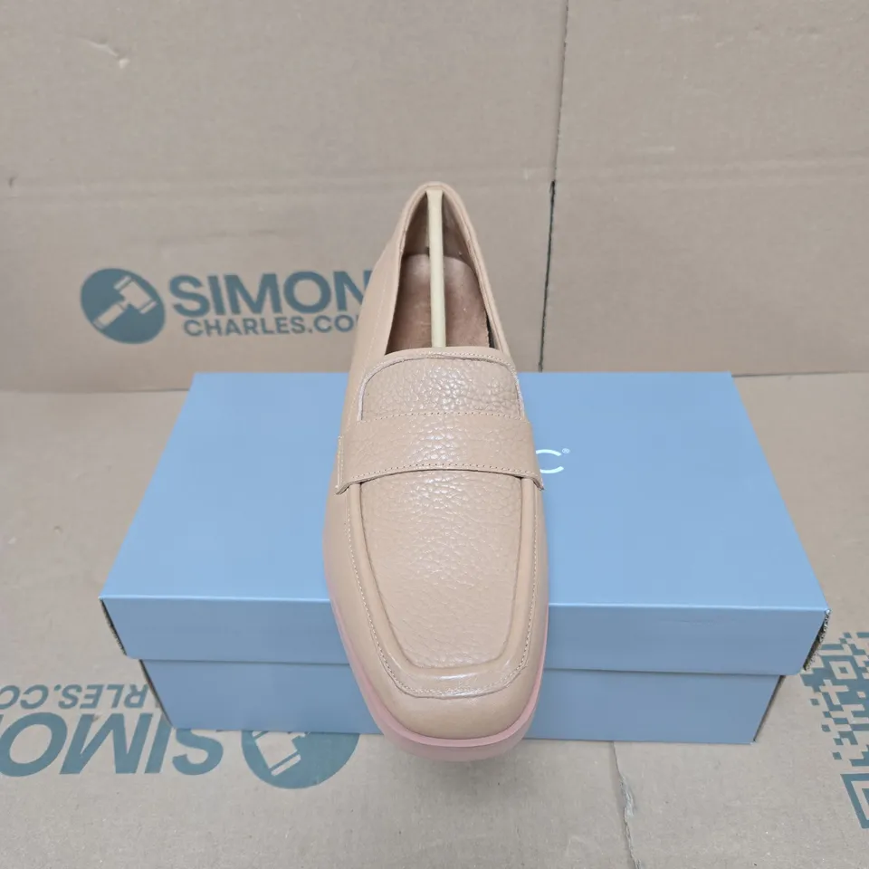 VIONIC WOMEN'S BEIGE PEBBLE-GRAIN LEATHER SLIP-ON LOAFERS WITH STRAP UK 6 BOXED