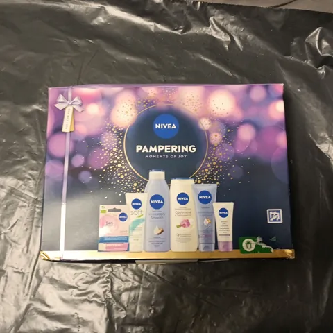 NIVEA PAMPERING GIFT SET – MOMENTS OF JOY (BOXED)