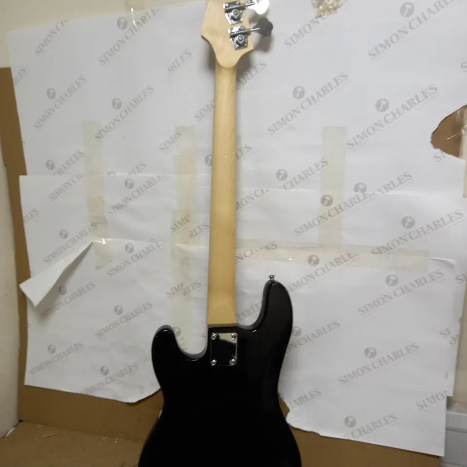 3RD AVE BASS GUITAR PACK-BLACK 