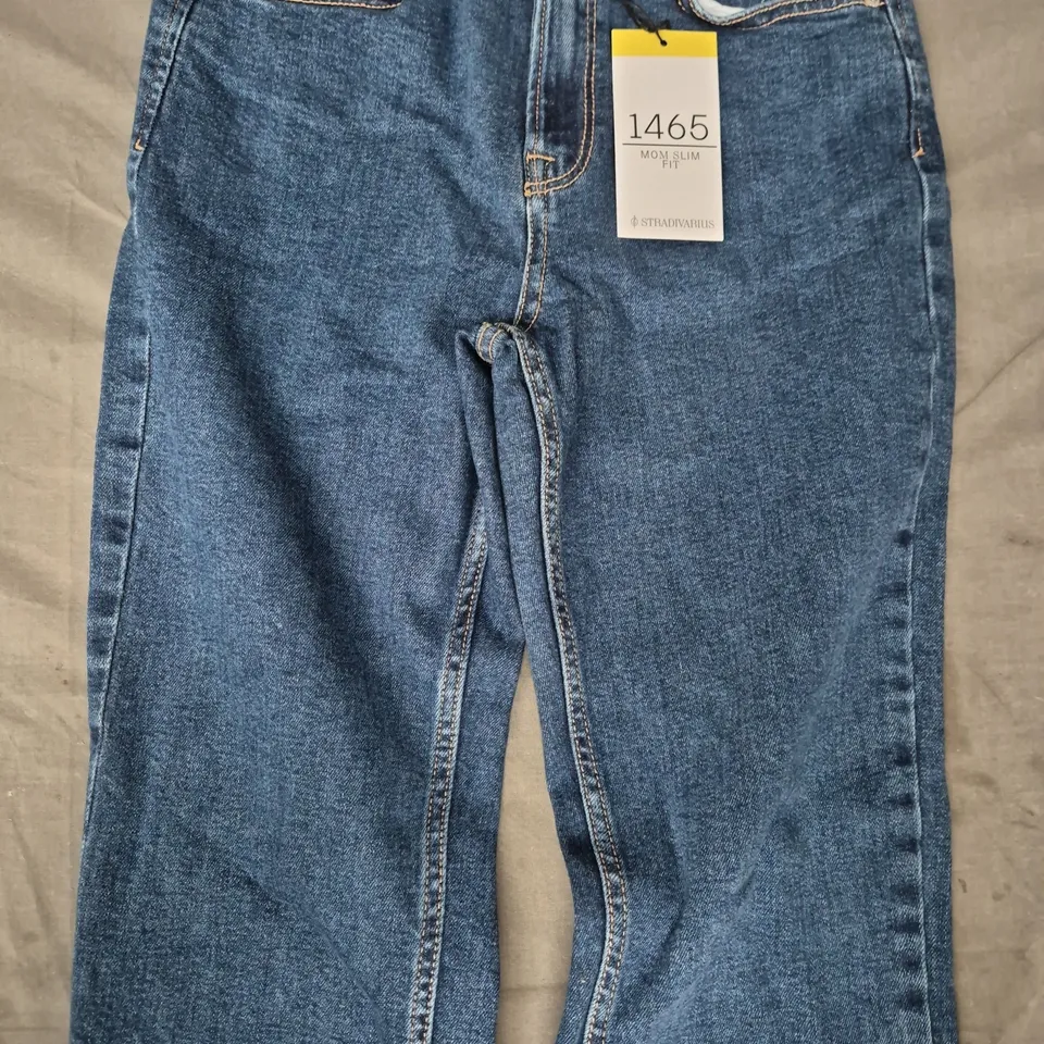 STRADIVARIUS 1465 MOM SLIM FIT JEANS IN BLUE SIZE UK 10