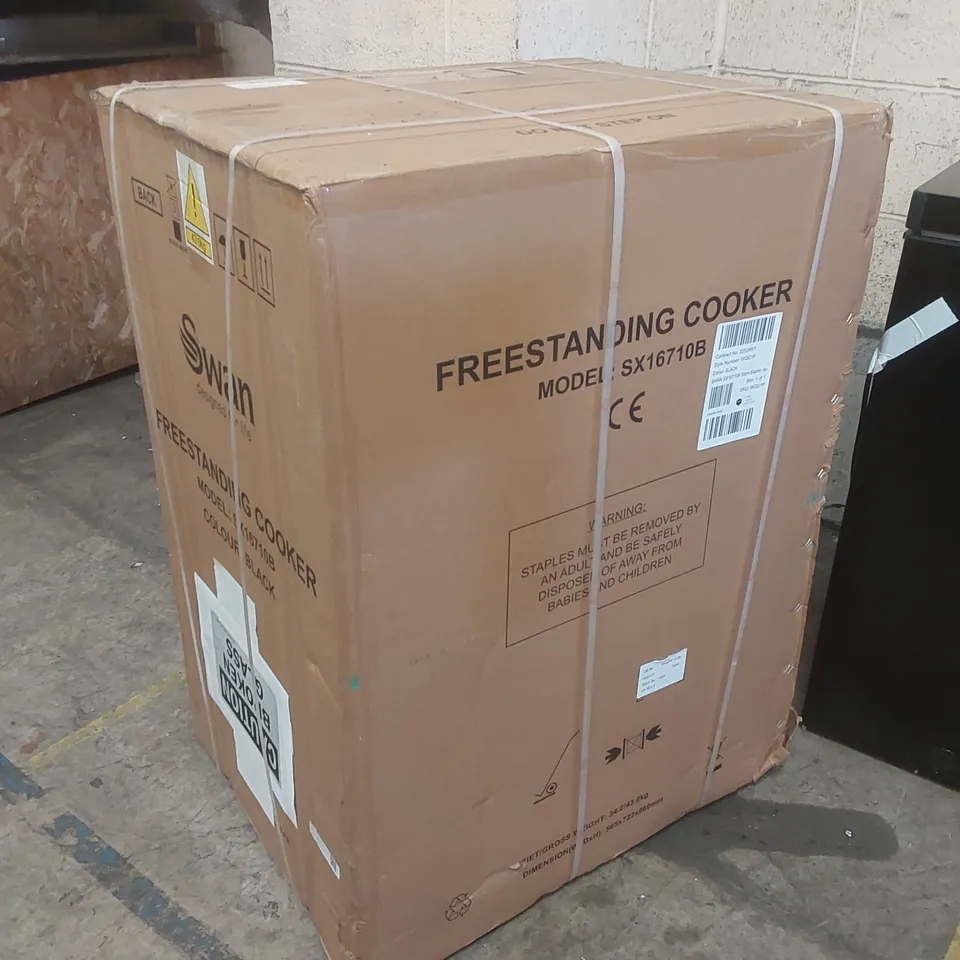 SWAN SX16710B 50CM ELECTRIC FREESTANDING COOKER