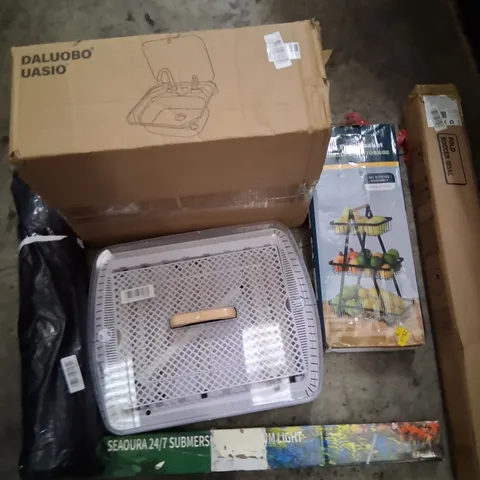 PALLET CONSISTING OF A LARGE QUANTITY OF ASSORTED HOUSEHOLD AND ELECTRICAL PRODUCTS AND ACCESSORIES TO INCLUDE;