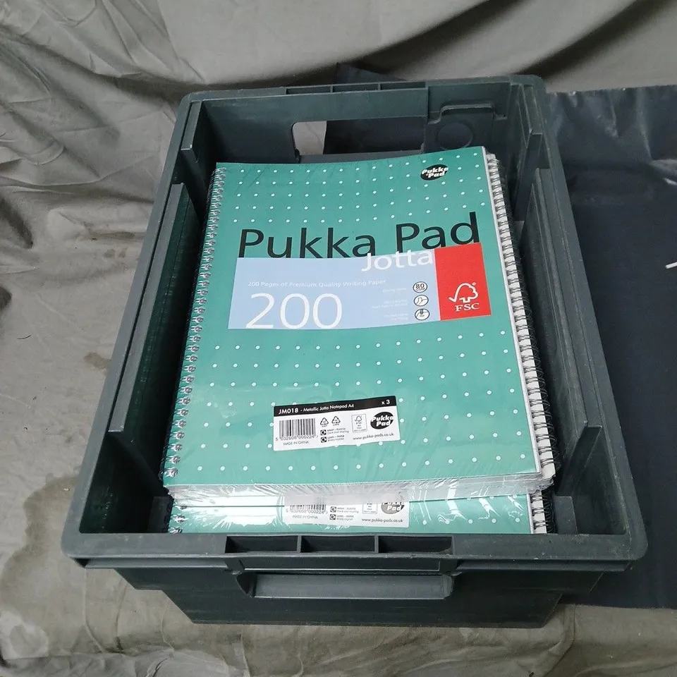 APPROXIMATELY 12 x PUKKA PADS