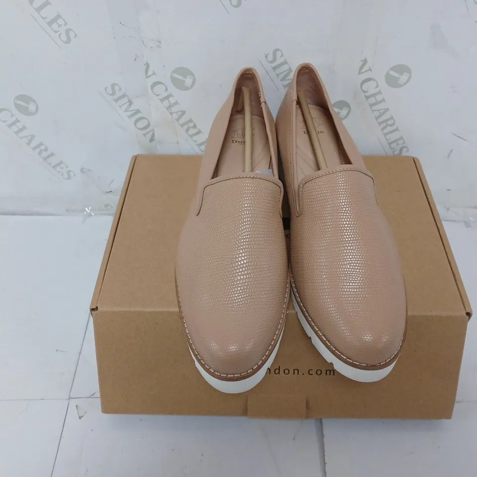 BOXED PAIR DUNE LONDON GILLIARD FLATFORM SLIPPER CUT LOAFER IN BLUSH REPTILE SIZE 7