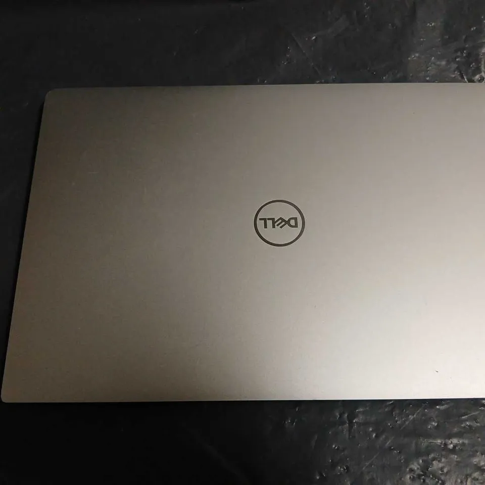 DELL XPS P82G LAPTOP 