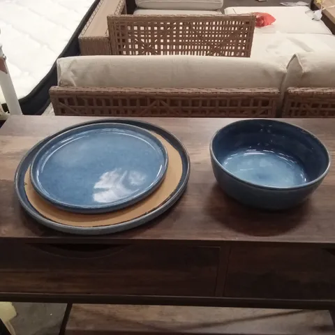 BOXED VANCASSO ANYA 12 PIECE DINNERWARE SET