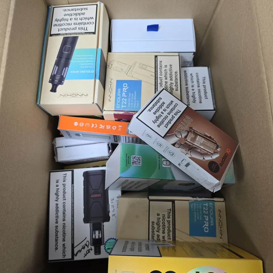 APPROXIMATELY 15 ASSORTED E-CIG PRODUCTS AND ACCESSORIES TO INCLUDE VOOPOO, ASPIRE, INNOKIN ETC
