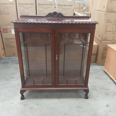 20TH CENTURY MAHOGANY DISPLAY CABINET