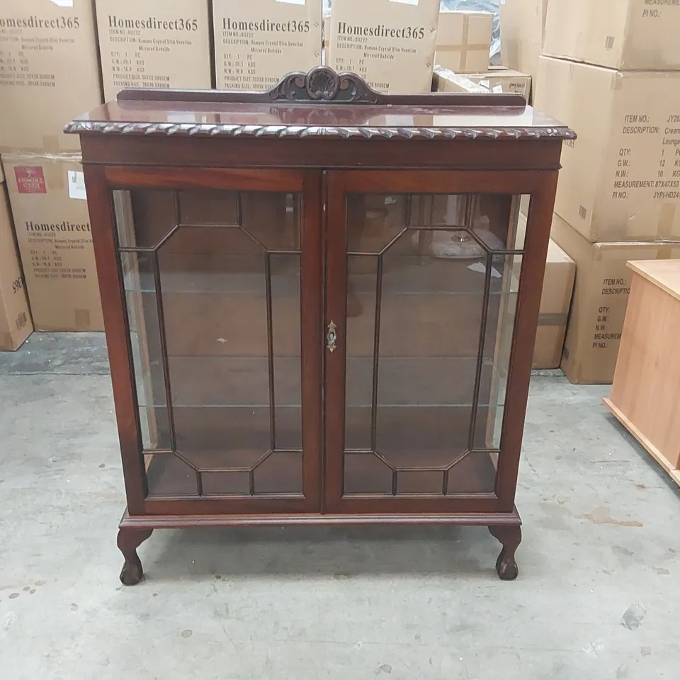 20TH CENTURY MAHOGANY DISPLAY CABINET