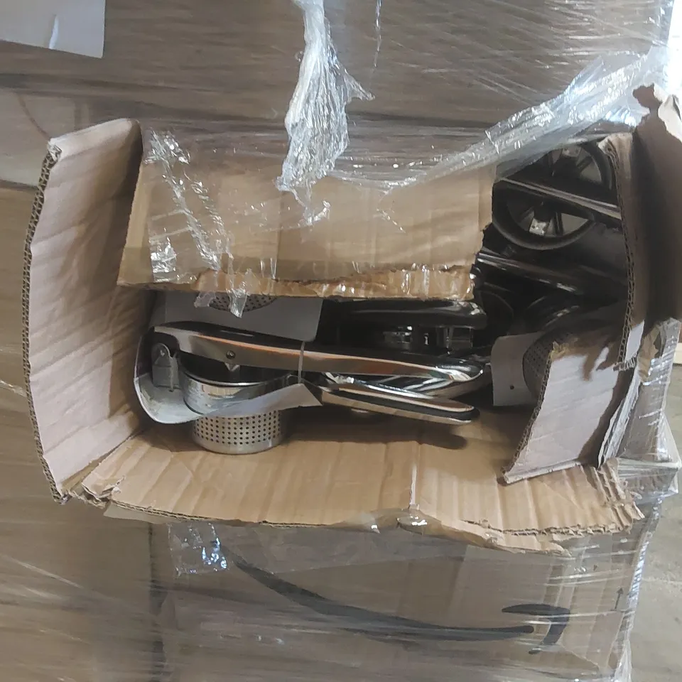 PALLET TO CONTAINING A VERY LARGE QUANTITY OF ASSORTED ITEMS INCLUDING: EXTENDABLE DRAWER ORGANISERS, CORDLESS KETTLES, EASTER EGG HUNT KITS, ANTIBACTERIAL WIPES, POTATO RICERS ECT
