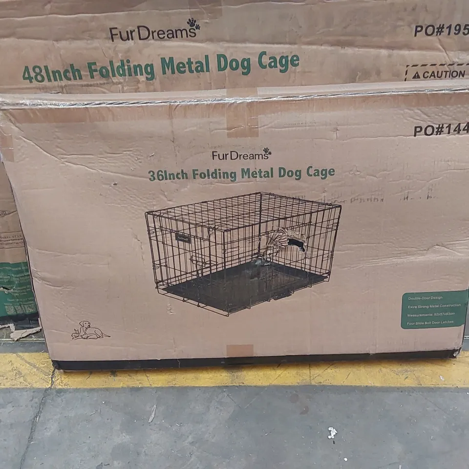 BOXED FURDREAMS 36 INCH FOLDING METAL DOG CAGE