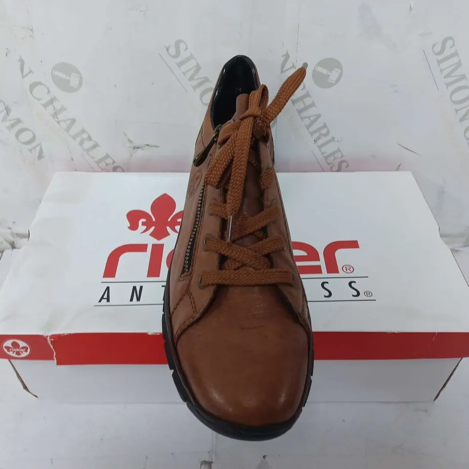 BOXED RIEKER ZIP SHOES IN BROWN - SIZE 40