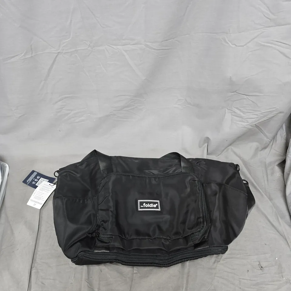 THE FOLDIE BLACK CROSSBODY BAG