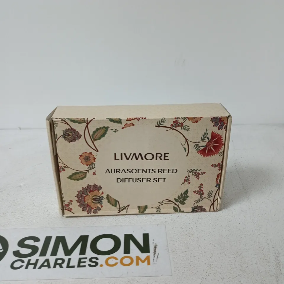 LIVMORE AURASCENTS REED DIFFUSER SET 