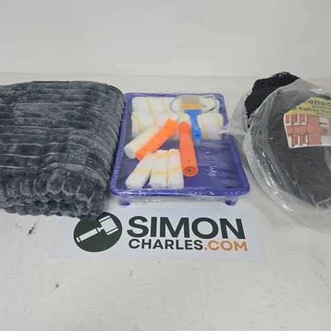 APPROXIMATELY 15 ASSORTED HOUSEHOLD PRODUCTS TO INCLUDE A FLEECE BLANKET, PAINT BRUSH AND ROLLER SET  AND A CAT SAFETY NET