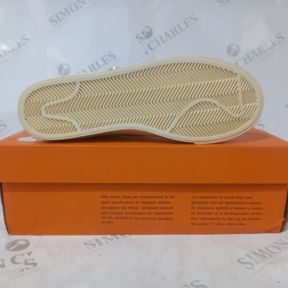 BOXED PAIR OF NIKE BLAZER MID '77 TRAINERS IN WHITE/MAROON UK SIZE 6