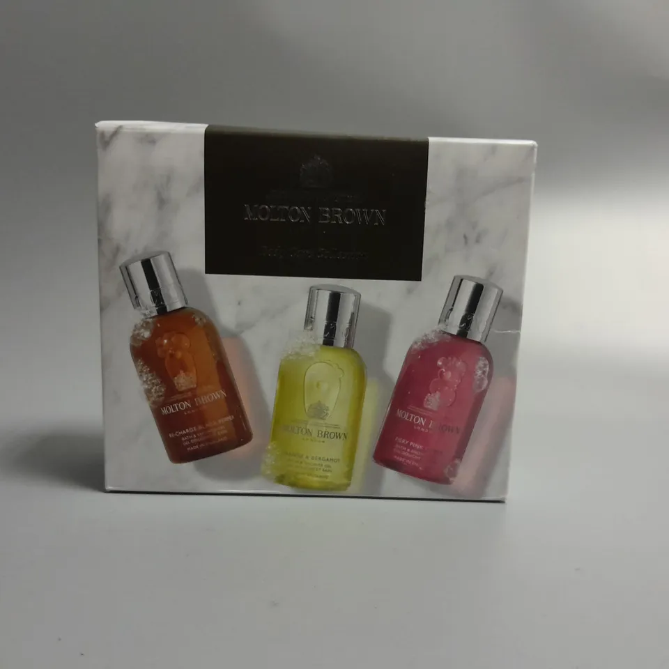BOXED MOLTON BROWN SPICY AND CITRUS BODY CARE COLLECTION TO INCLUDE 3 BATH AND SHOWER GELS 