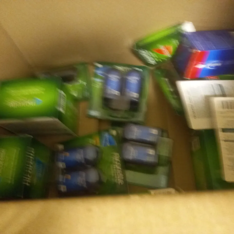 LOT OF APPROXIMATELY 35 ASSORTED QUIT SMOKING AIDS TO INCLUDE NICORETTE AND NICOTINELL
