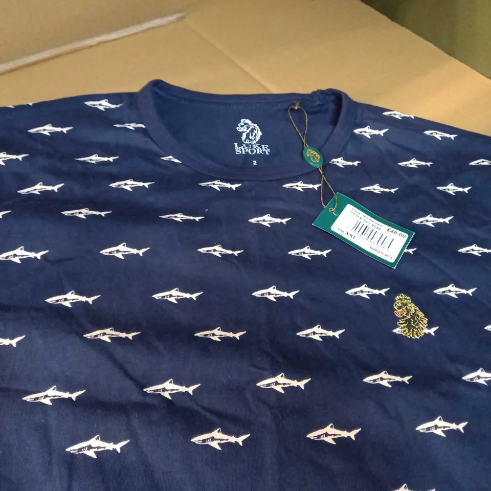 LUKE SPORT NAVY/LOGO SHARK T-SHIRT - XXL