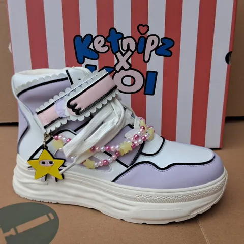 BRAND NEW BOXED KOI KETNIPZ UR A STAR HI-TOP TRAINERS IN PURPLE/WHITE - UK 4