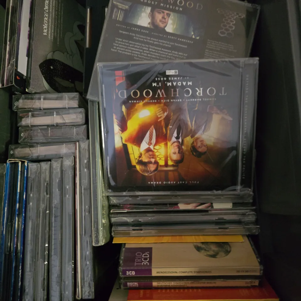 TOTE OF APPROXIMATELY 20 ASSORTED CD'S TO INCLUDE - THE QUIREBOYS , MINSTRY OF SOUND 2000 - 2009 ETC