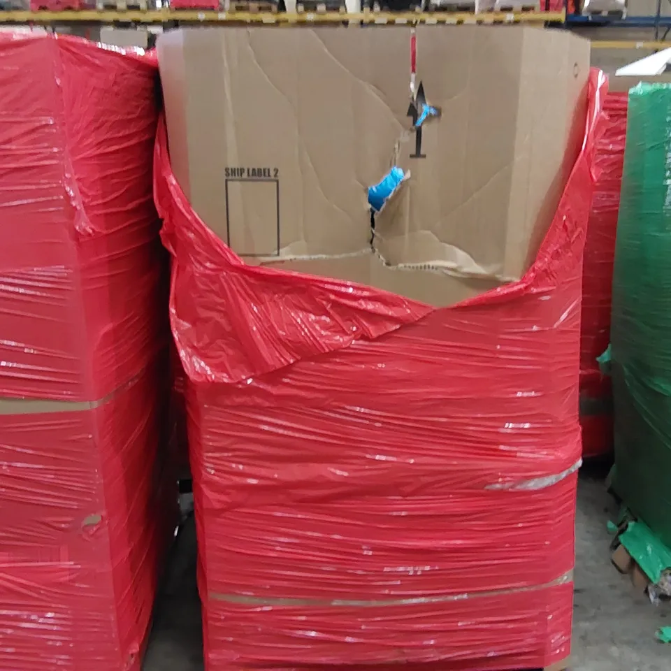 PALLET OF ASSORTED ITEMS INCLUDING: SAFETY GATE, TELESCOPIC PADDLE, WELCOME MAT, TOILET SEAT, MICROFIBER CLOTH 