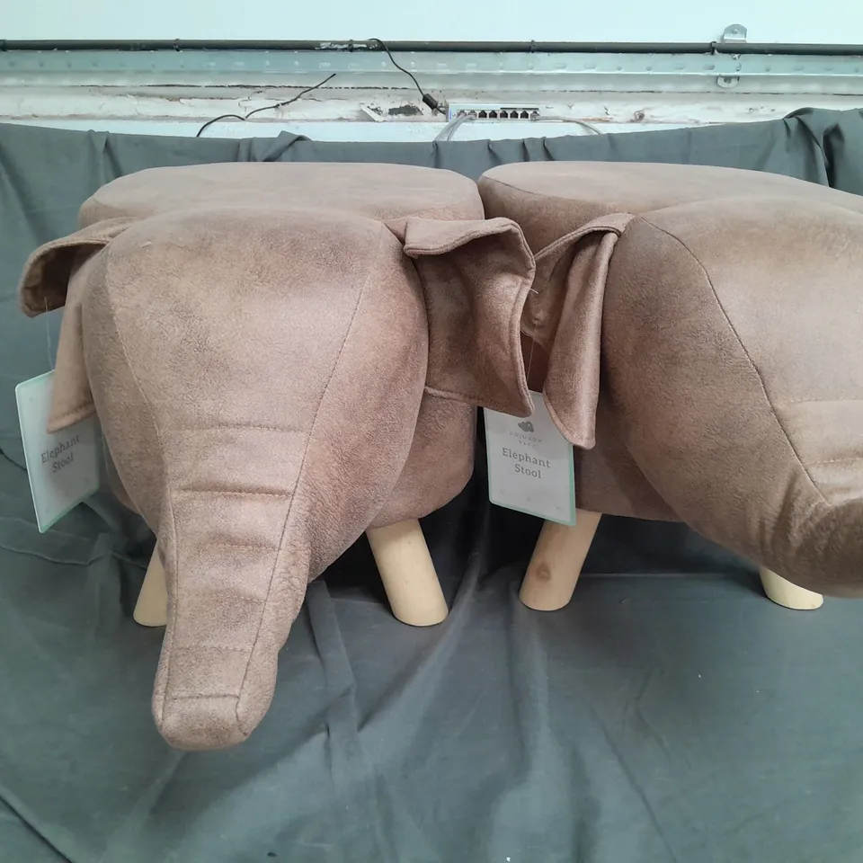 2 ELEPHANT STOOLS IN BROWN