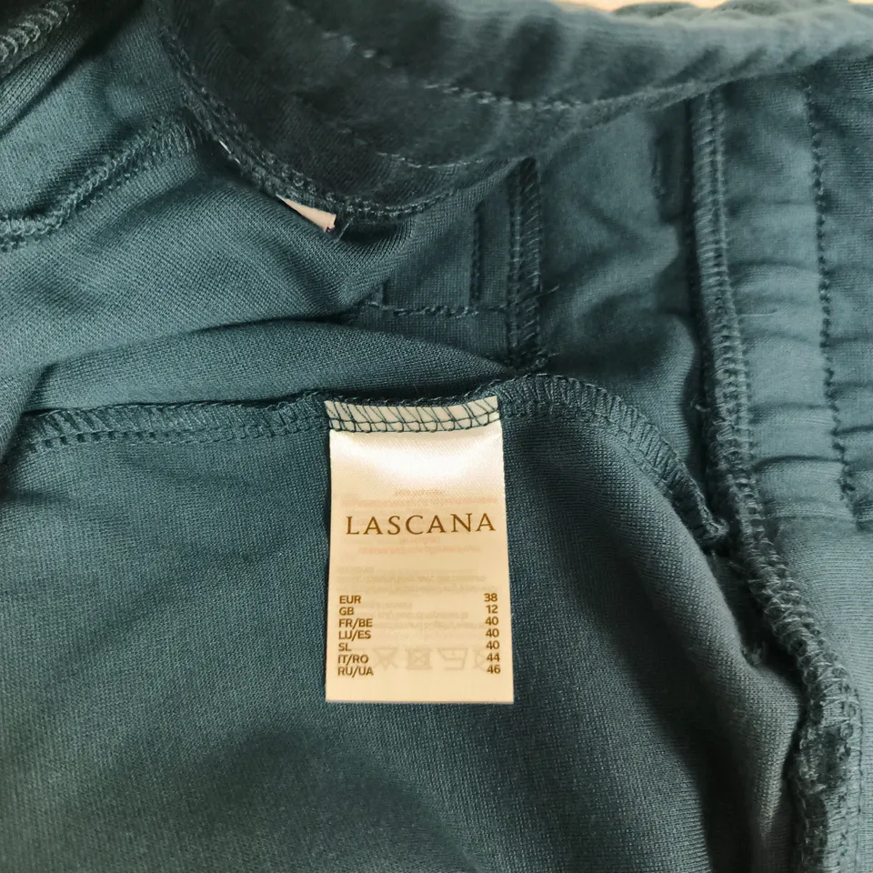 LASCANA WOMEN'S TEAL SHORTS – UK 12 (EU 38)