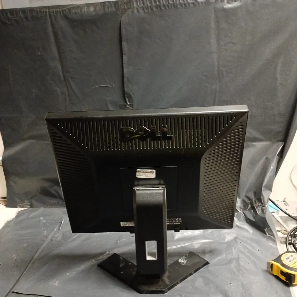 DELL LCD MONITOR - BLACK, ON STAND 
