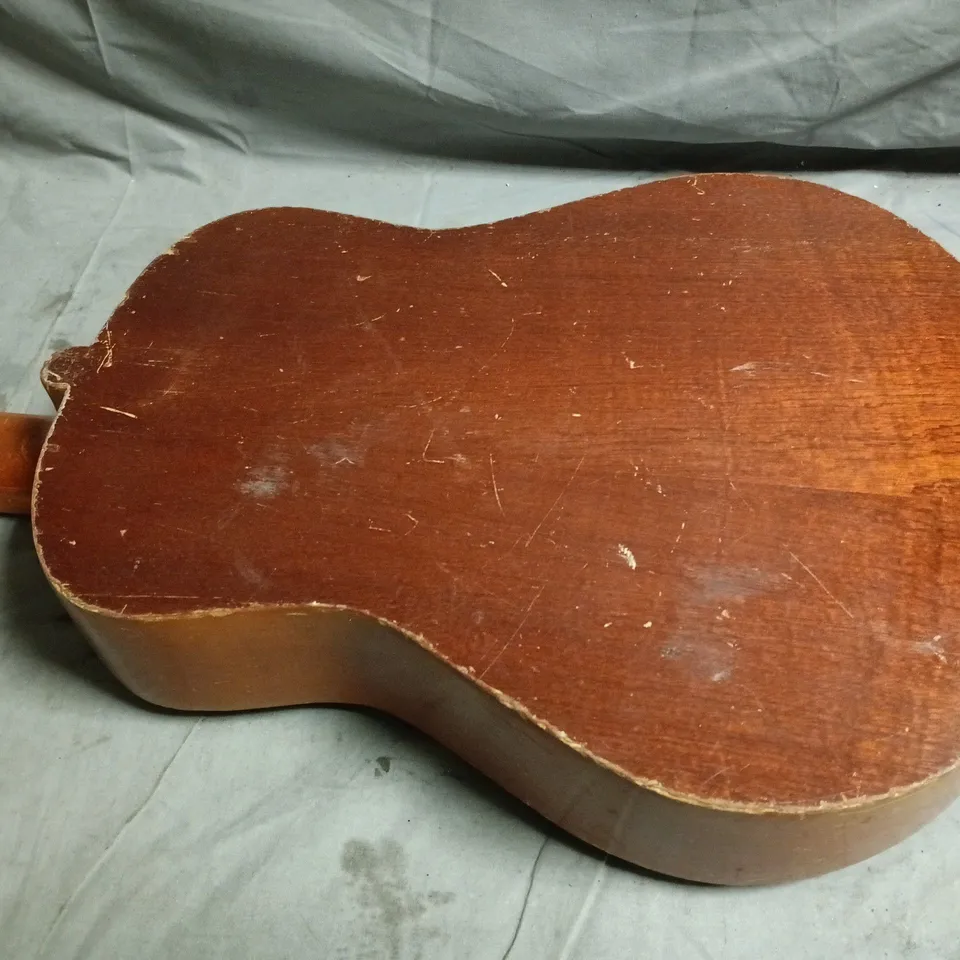 UNBRANDED CLASSICAL ACOUSTIC GUITAR