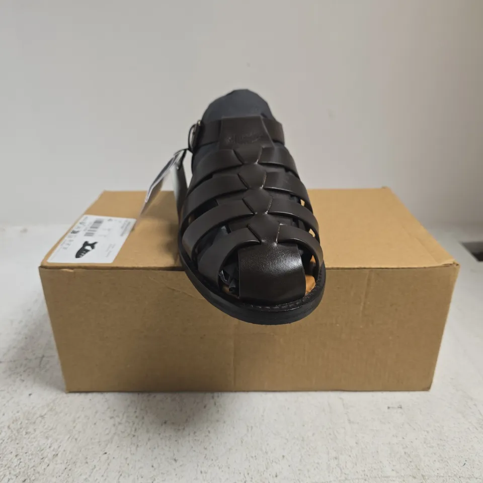 BOXED PAIR OF MANGO MEN'S FLAT SANDALS IN DARK BROWN SIZE UK 11